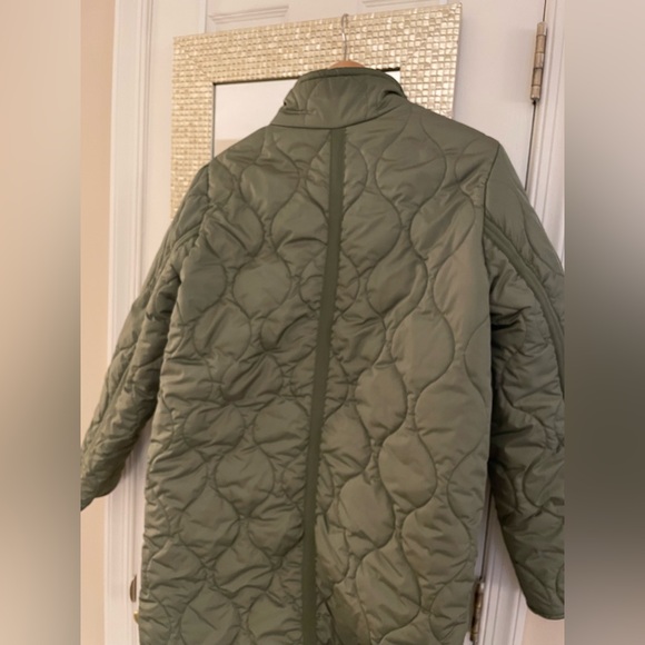 J.Crew Quilted cocoon puffer coat with PrimaLoft - Picture 4 of 7